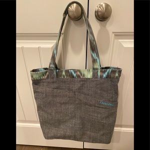 Dakine tote